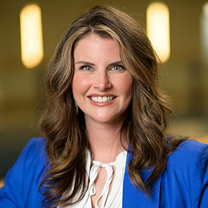 Lindsey Larson Headshot